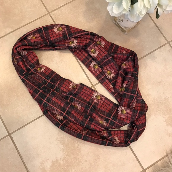 Accessories - Daisy plaid infinity scarf